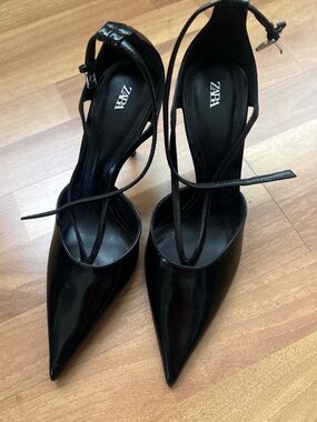 Zara Black Patent Pointed Toe Strappy Heels
